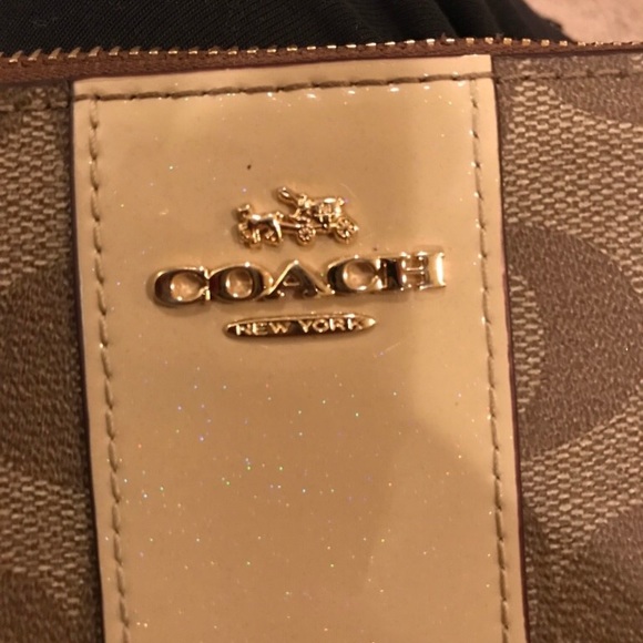 Coach Wristlet - Picture 3 of 6